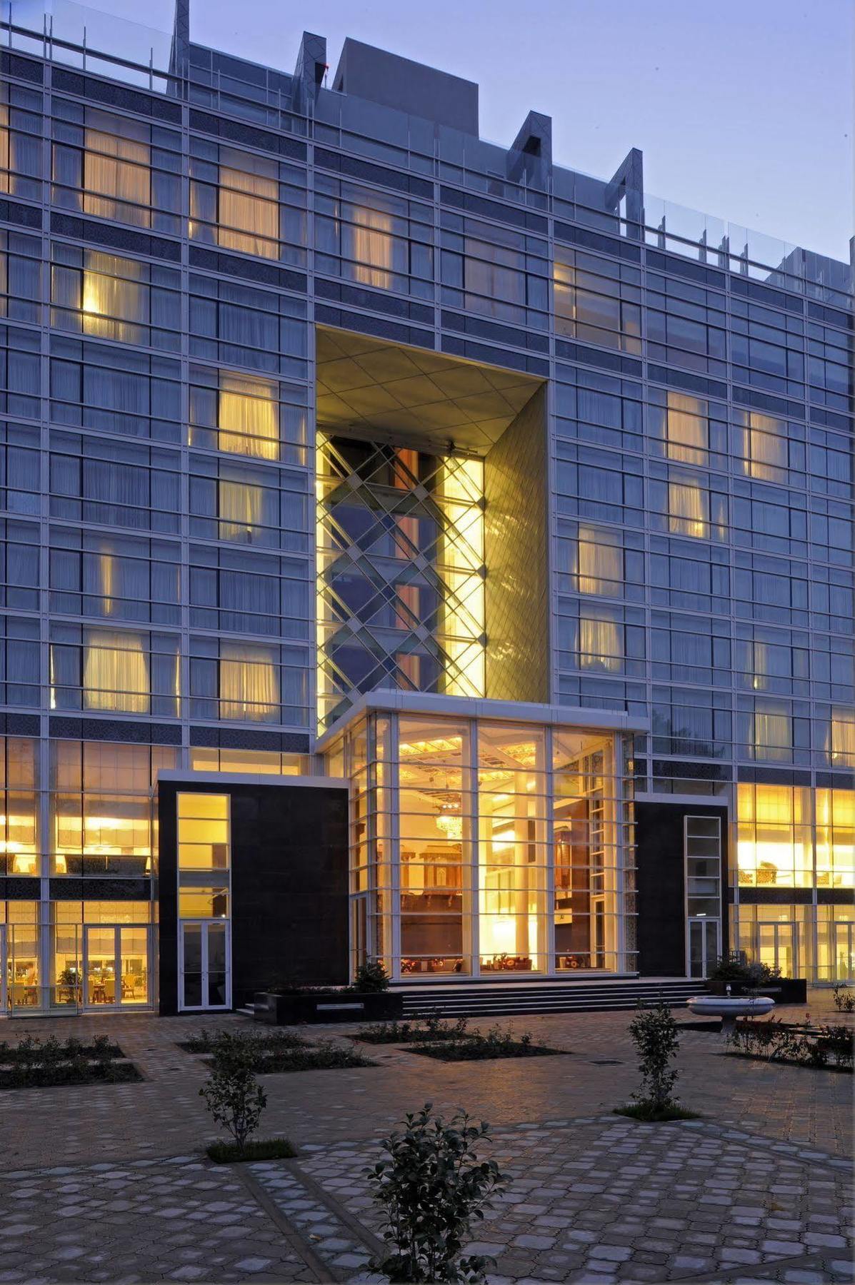 Dushanbe Serena Hotel Εξωτερικό φωτογραφία