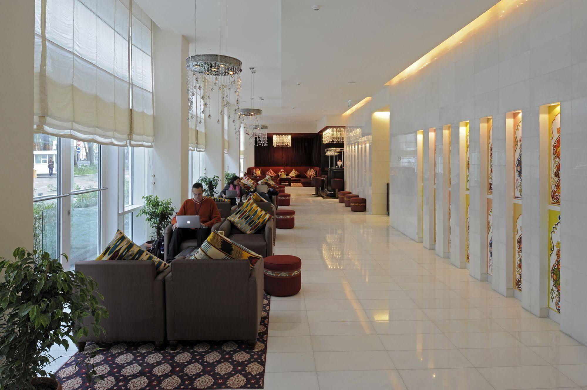 Dushanbe Serena Hotel Εξωτερικό φωτογραφία