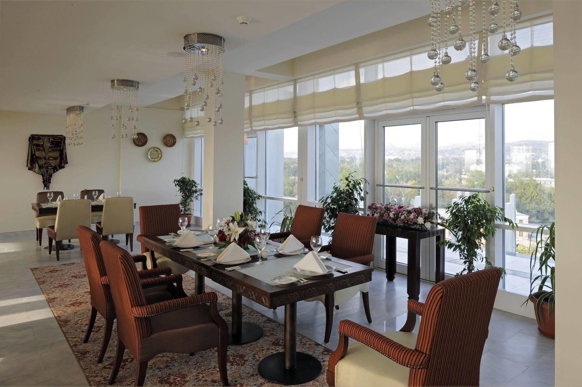 Dushanbe Serena Hotel Εξωτερικό φωτογραφία