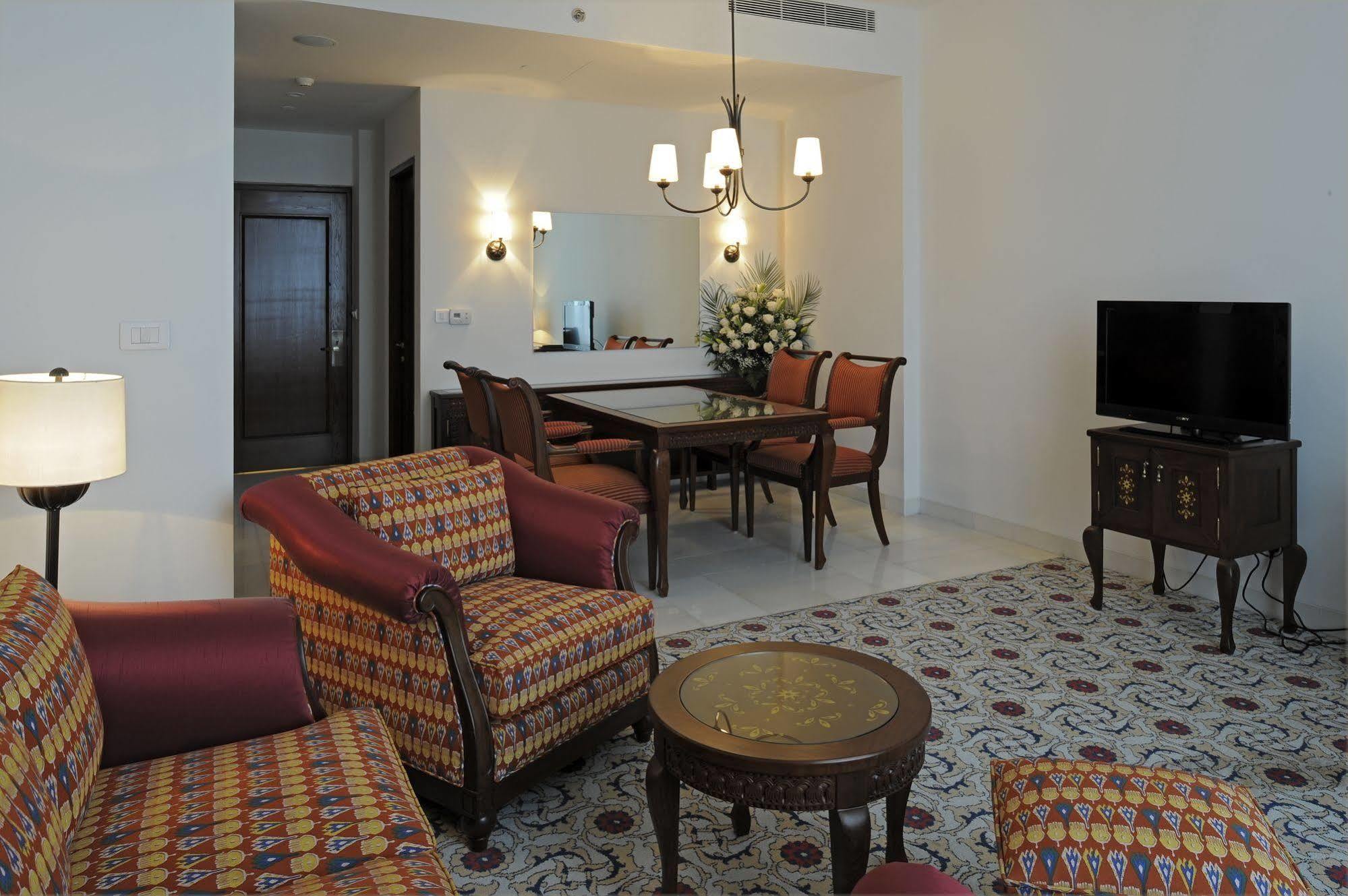 Dushanbe Serena Hotel Εξωτερικό φωτογραφία