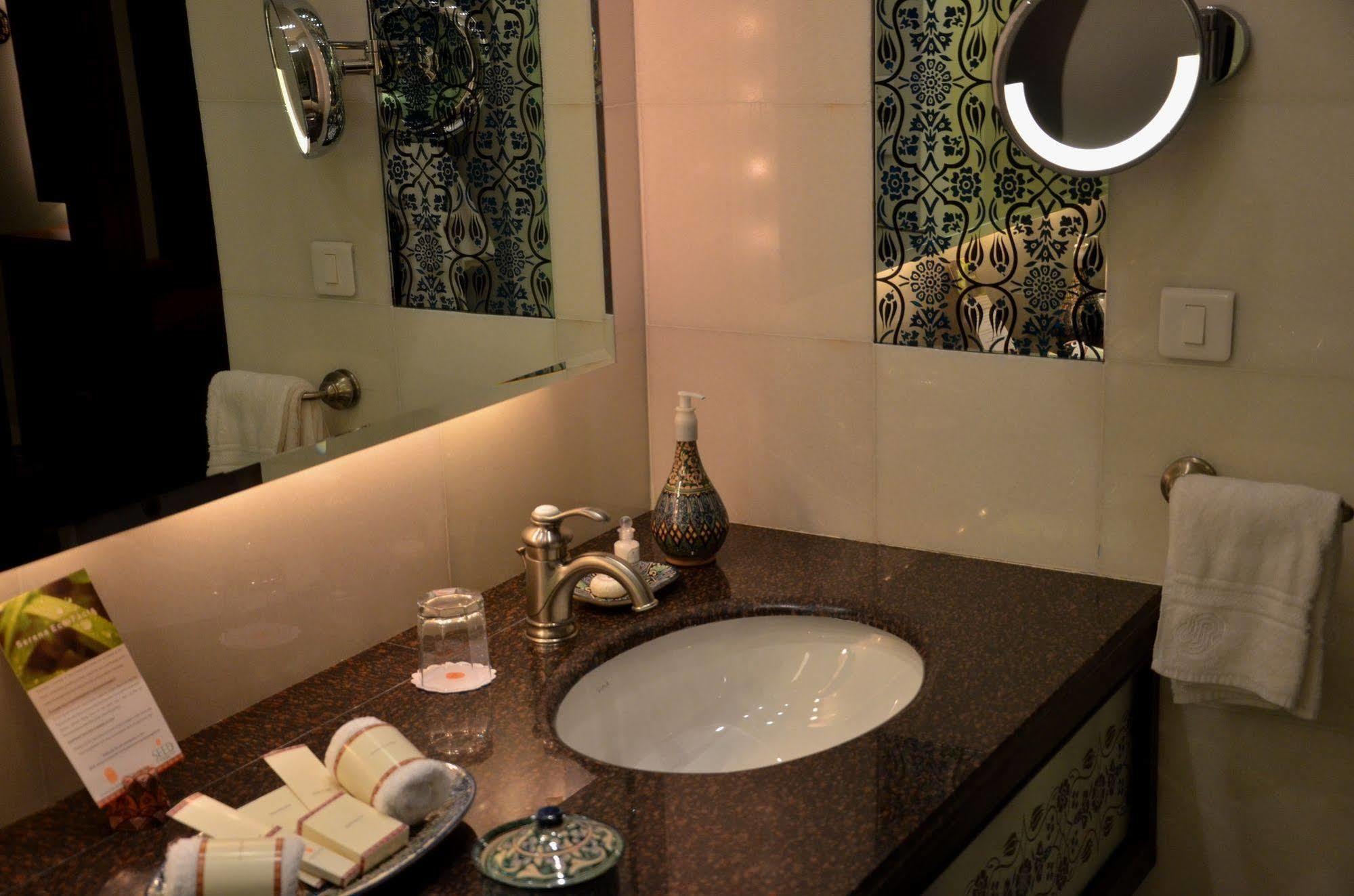 Dushanbe Serena Hotel Εξωτερικό φωτογραφία