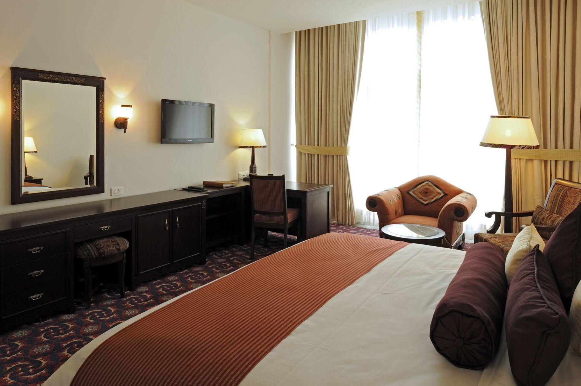 Dushanbe Serena Hotel Εξωτερικό φωτογραφία